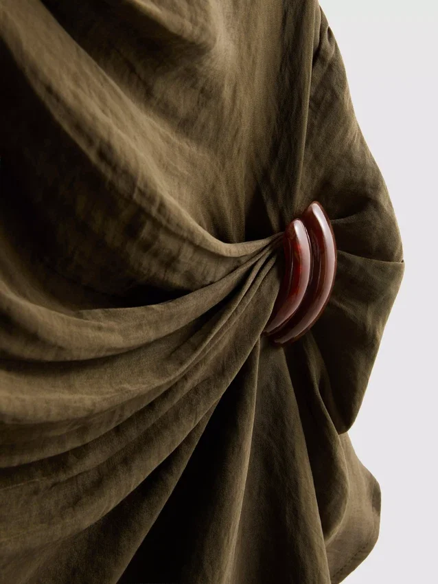 The edit draped hardware top