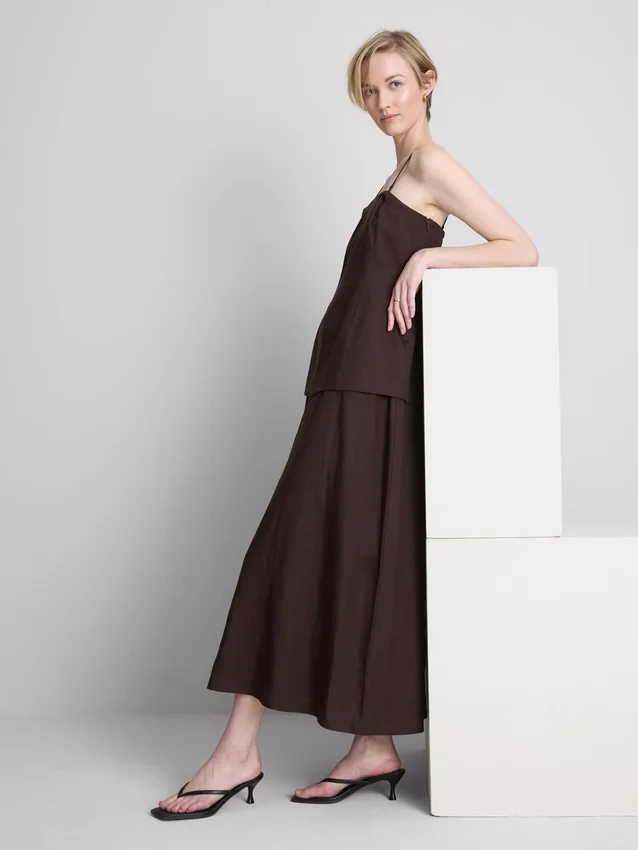 The edit linen-blend tiered midi dress