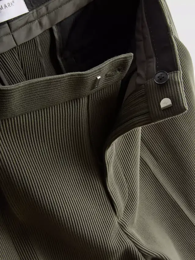 The edit plisse pants