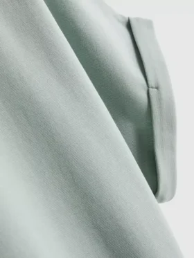 The edit seam-detail tee