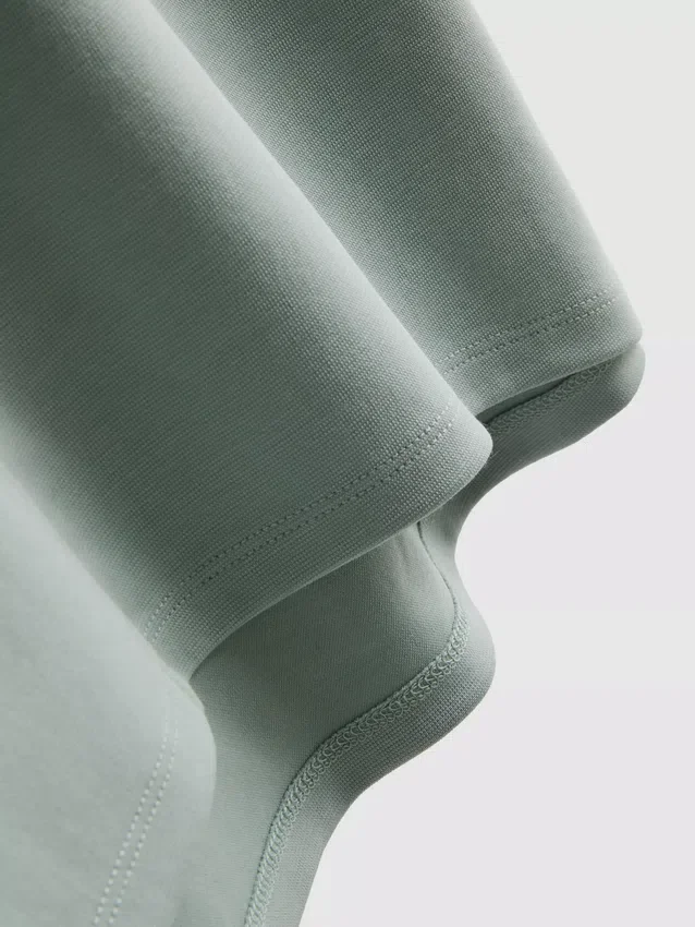The edit seam-detail tee