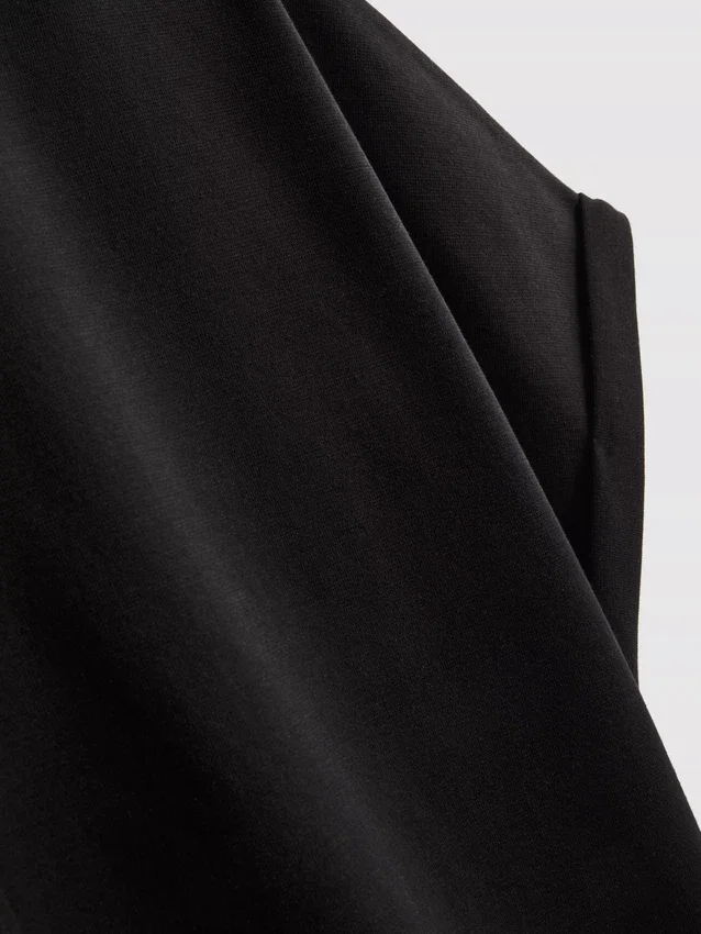 The edit seam-detail tee
