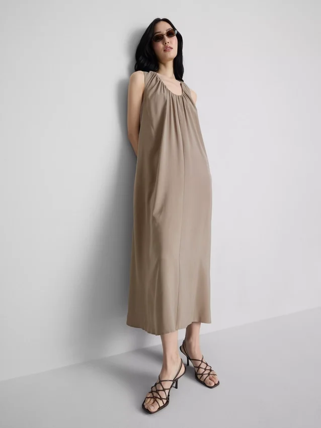 The edit trapeze maxi dress