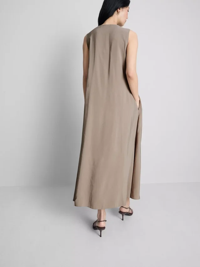 The edit trapeze maxi dress