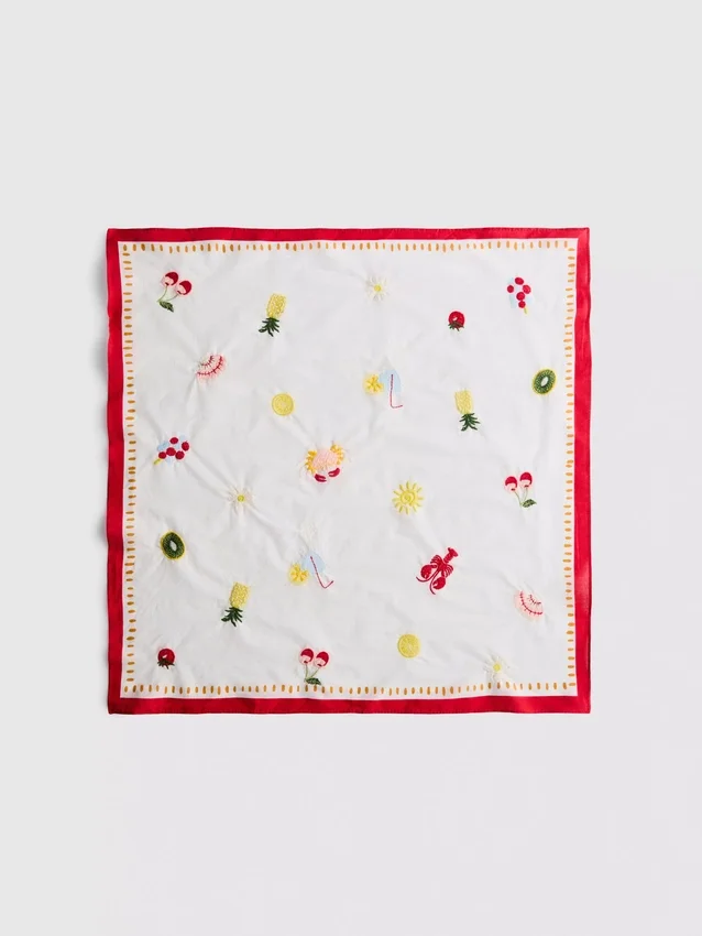 The primark scene | 55 x 55 embroidered scarf