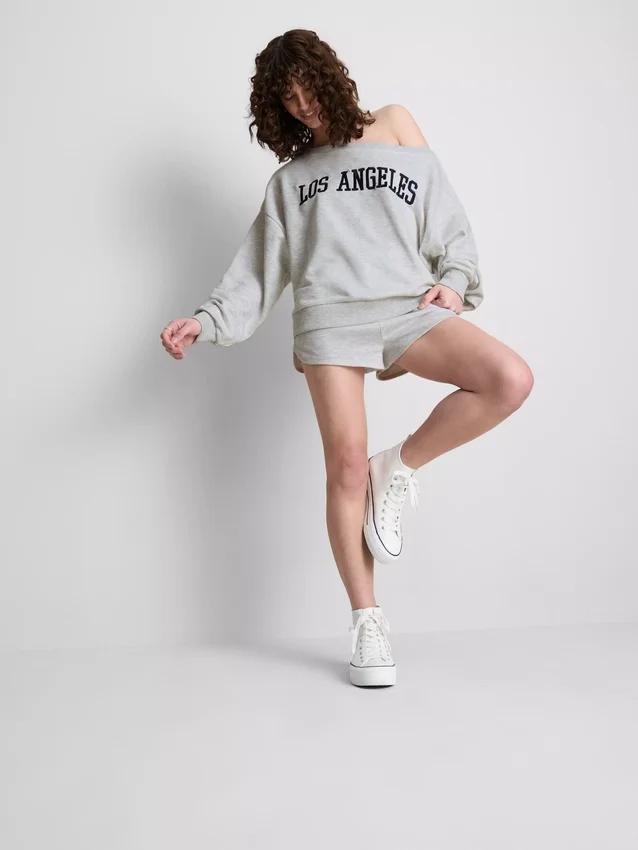 The primark scene | slogan off-shoulder sweatshirt