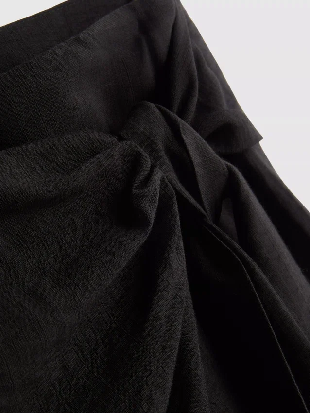 Tie-side skort