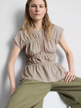 Tiered top