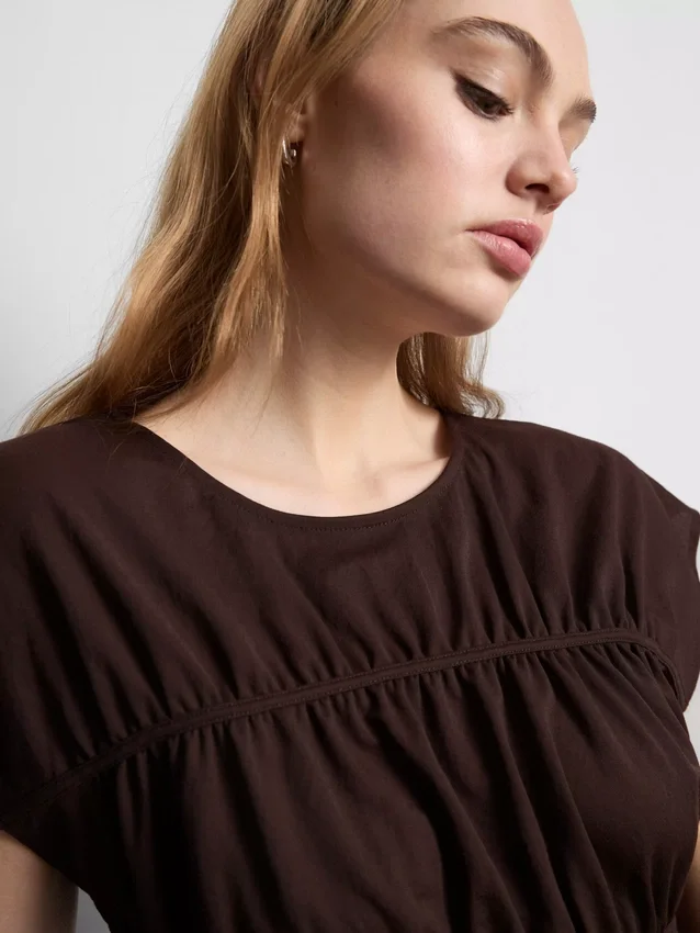 Tiered top