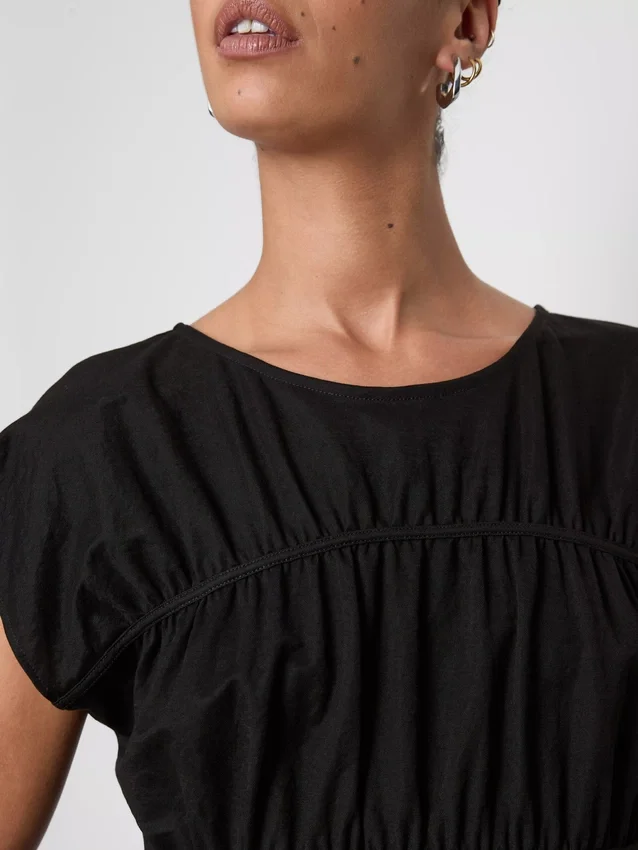 Tiered top