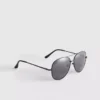 Tinted aviator sunglasses