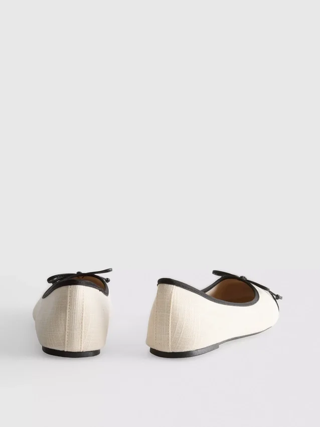 Toe-cap ballerina flats