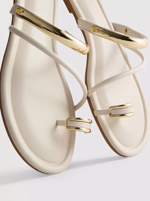 Toe post sandals