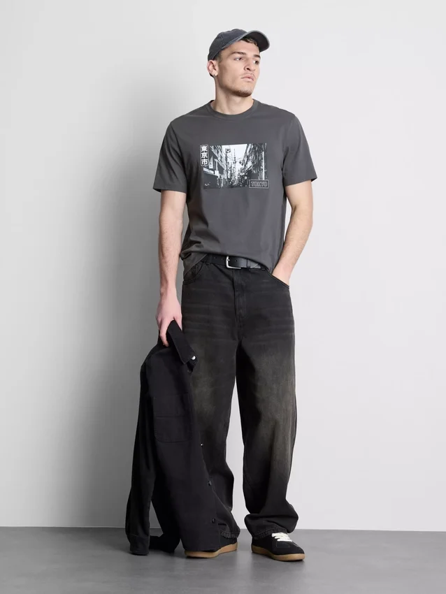 Tokyo street graphic t-shirt