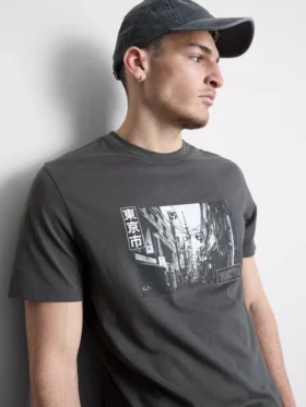 Tokyo street graphic t-shirt