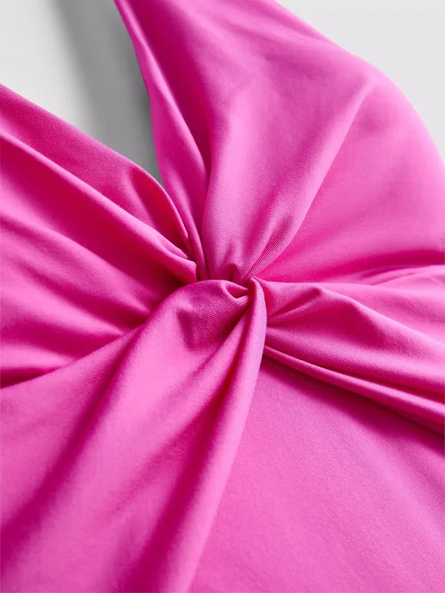 Twist control swimsuit