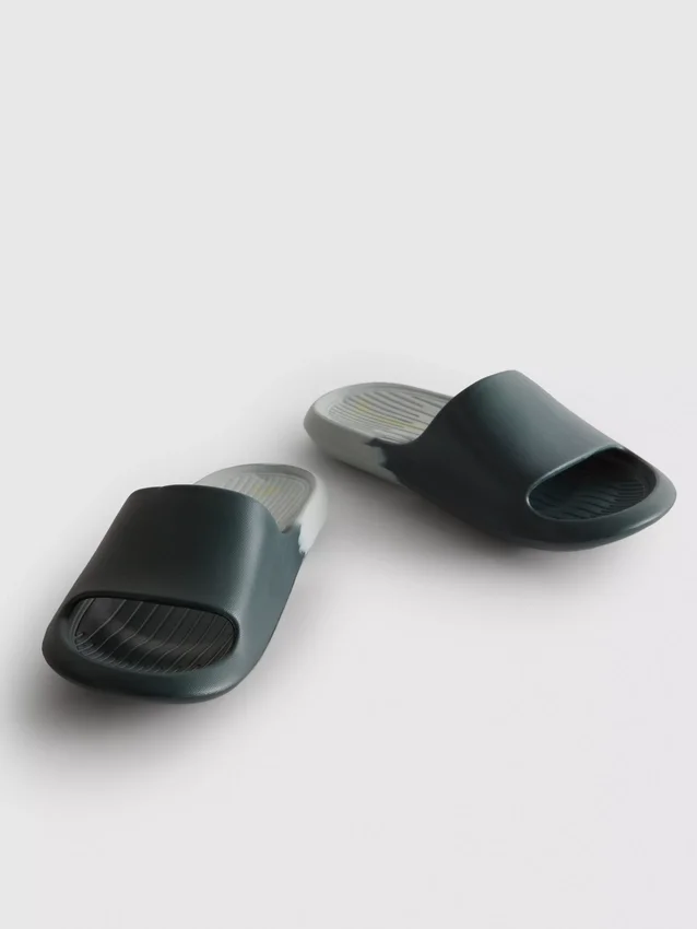 Two-tone slider sandals