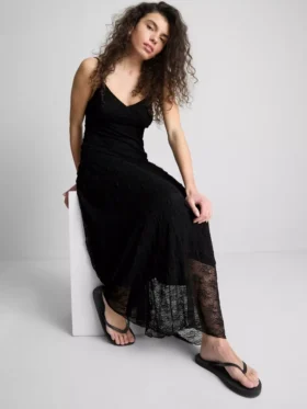V-neck lace maxi dress