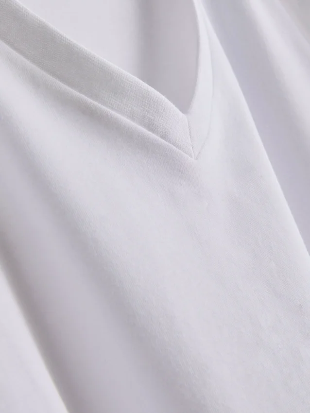 V-neck slim-fit stretch t-shirt
