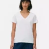 V-neck t-shirt