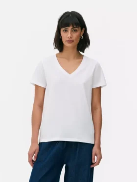 V-neck t-shirt