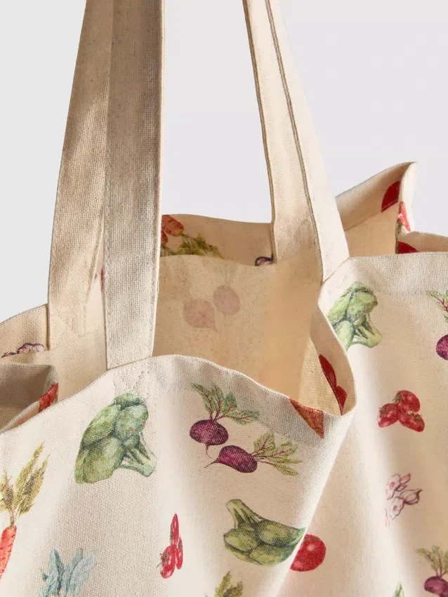 Vegetable print tote bag