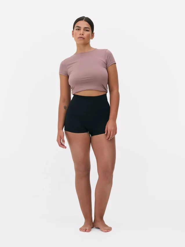 Waist shaping shorts