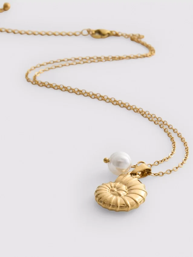Waterproof shell charm necklace