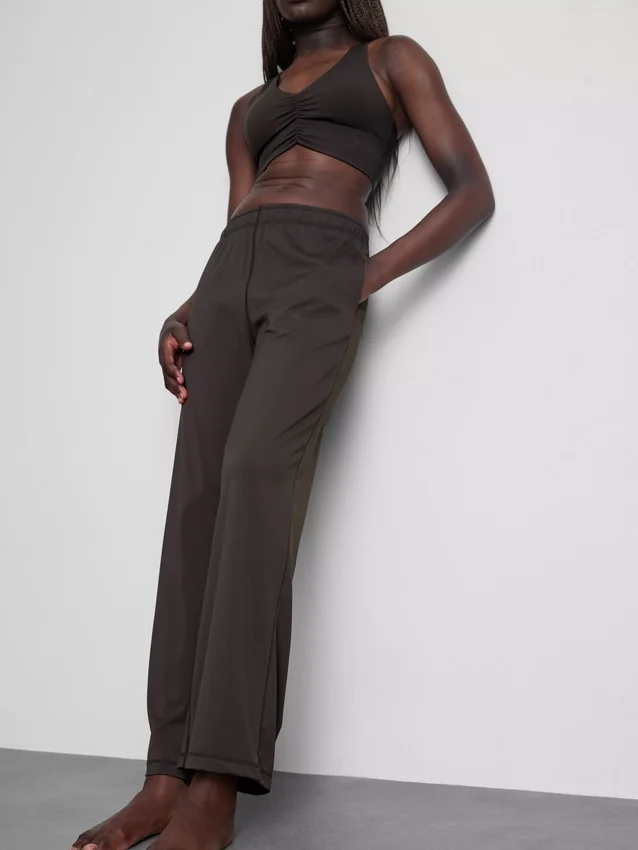 Wide-leg athleisure pants