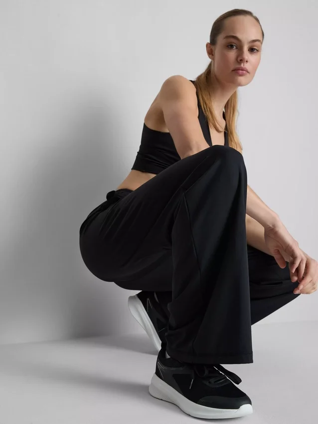 Wide-leg athleisure pants