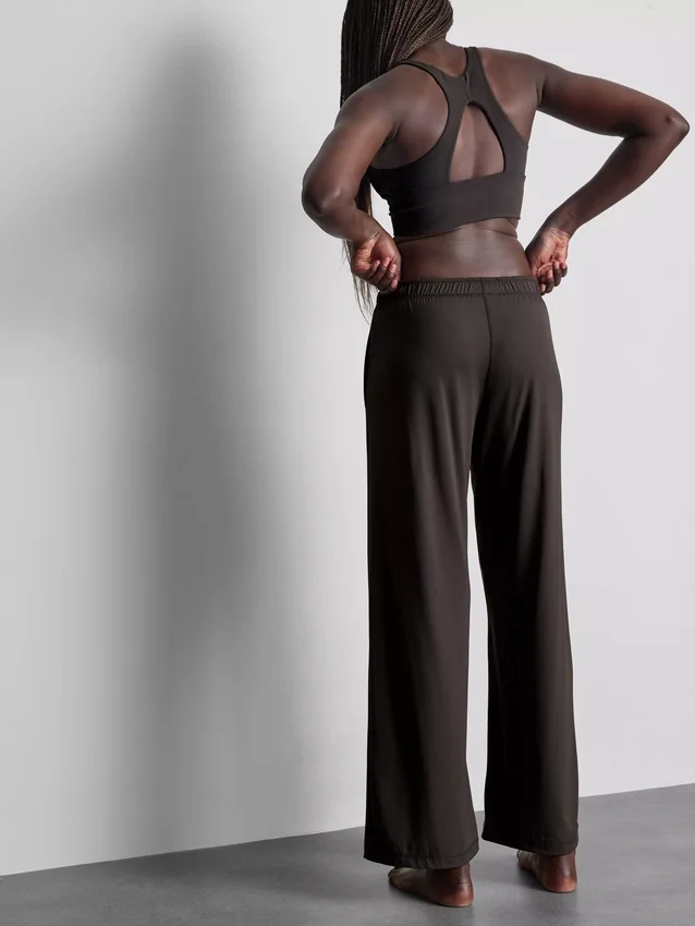 Wide-leg athleisure pants