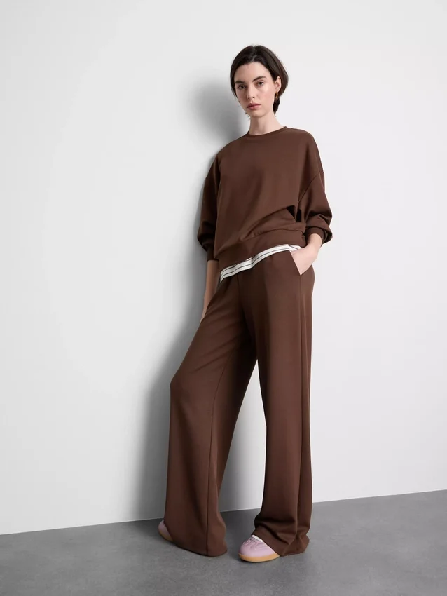 Wide-leg joggers