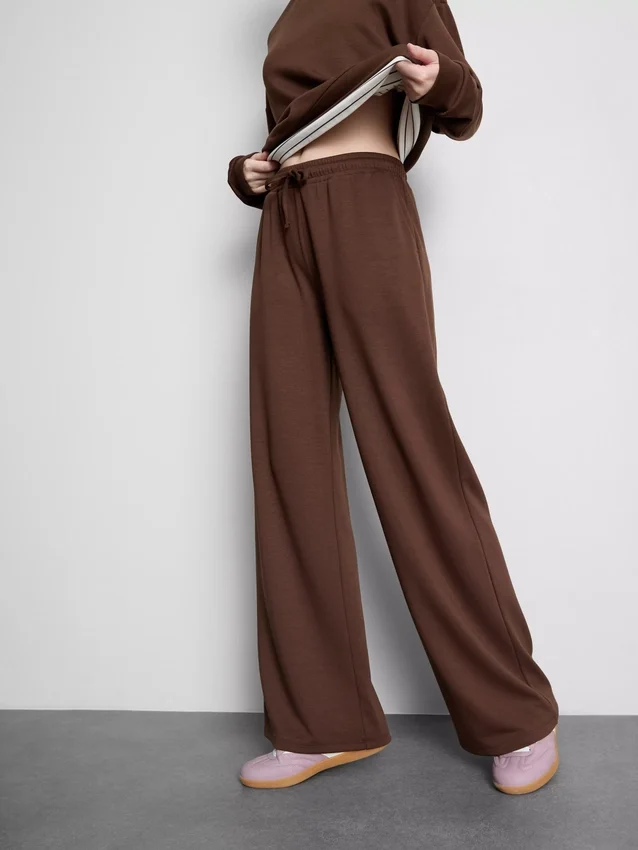 Wide-leg joggers