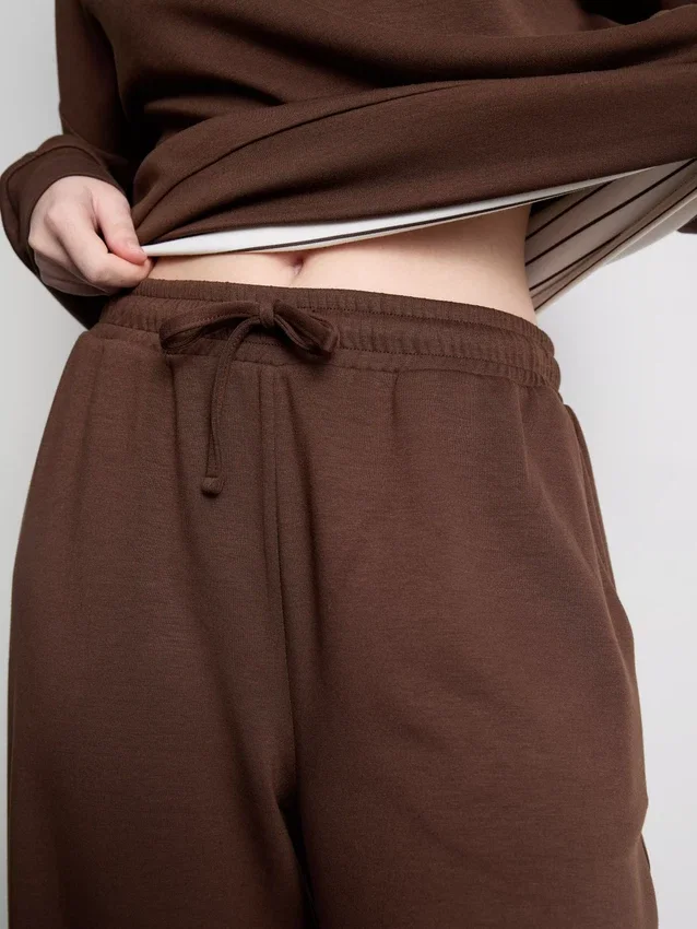 Wide-leg joggers