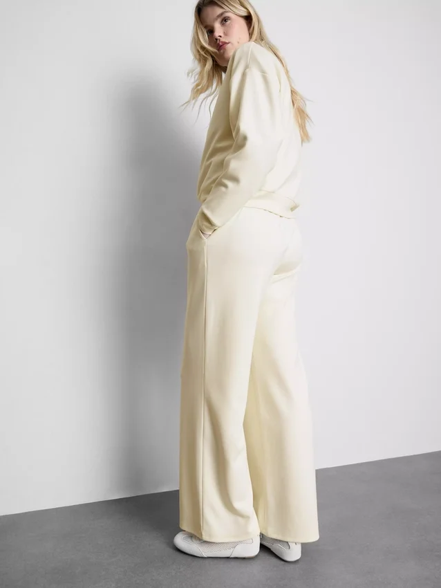 Wide-leg joggers