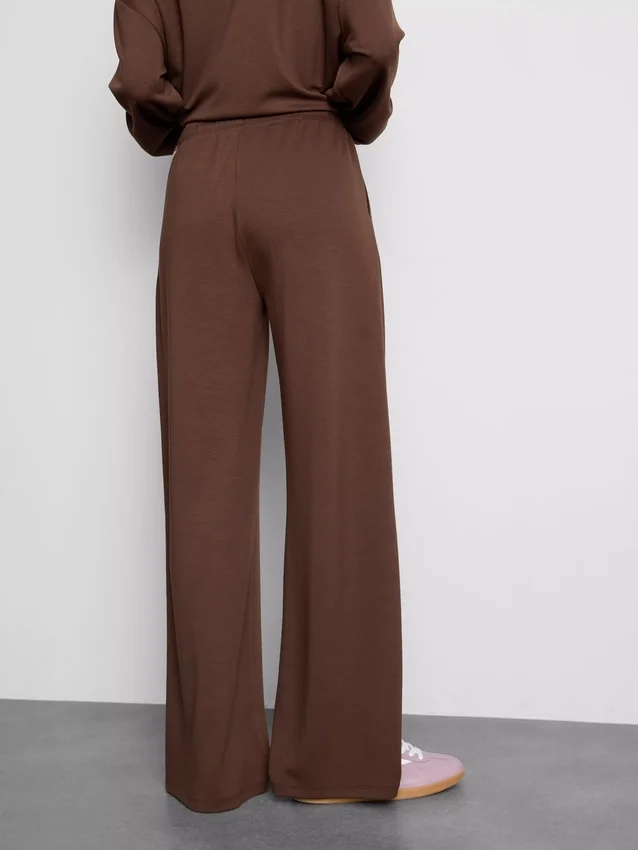 Wide-leg joggers
