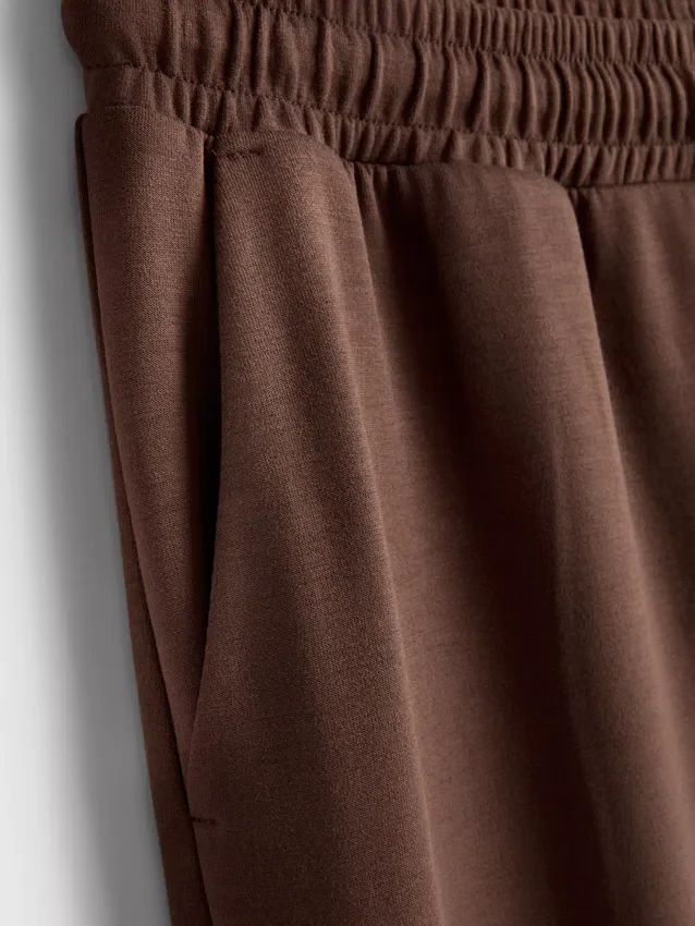 Wide-leg joggers