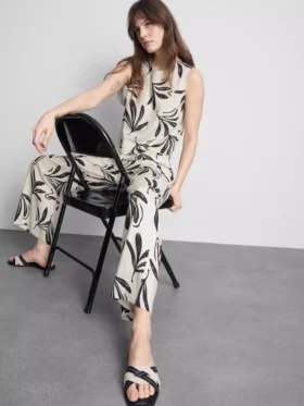 Wide leg printed pants