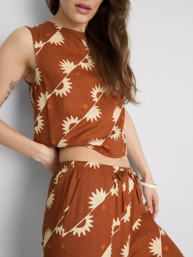 Wide leg printed pants