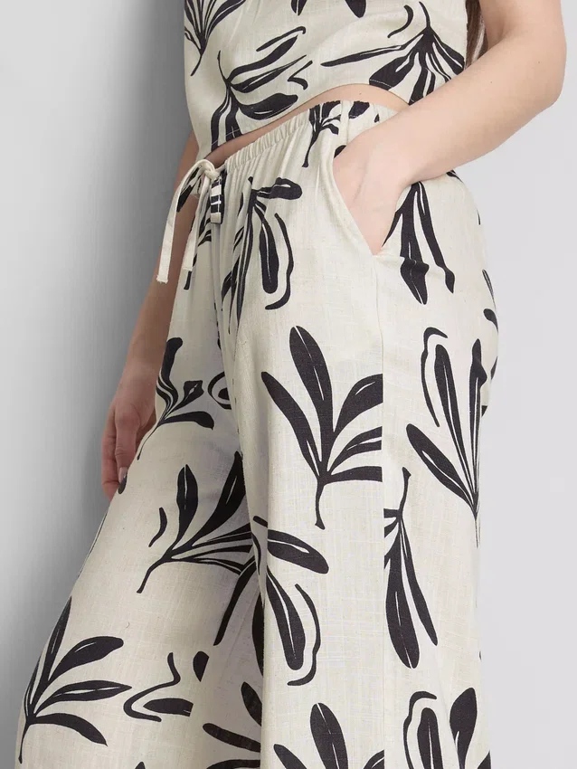Wide leg printed pants