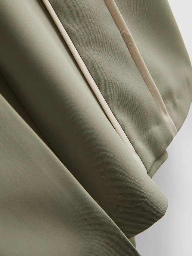 Wide-leg side-stripe pants