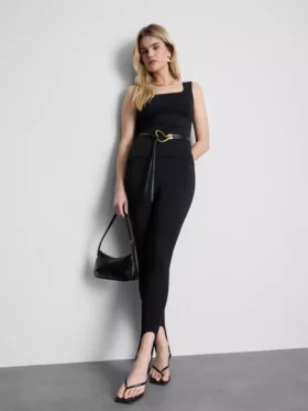 Wide-strap crepe tank top