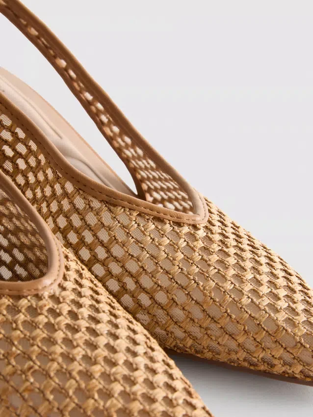 Woven mesh pointed court heels