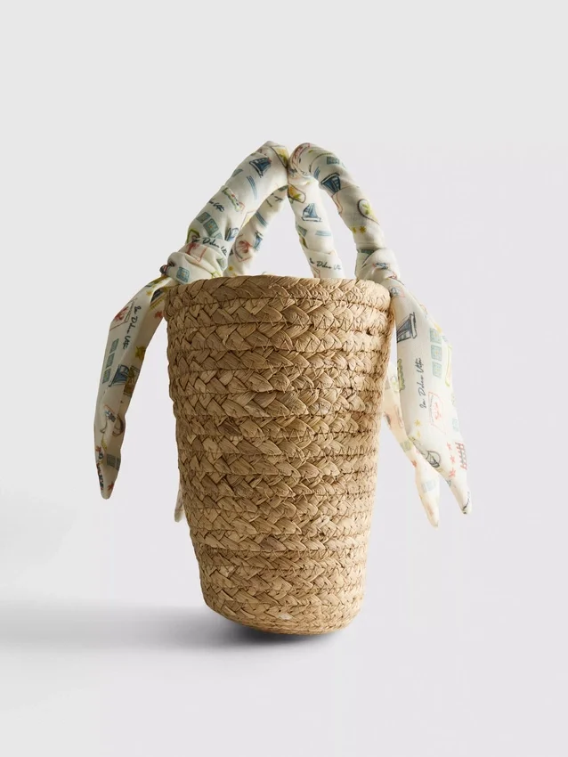 Woven straw midi bucket bag