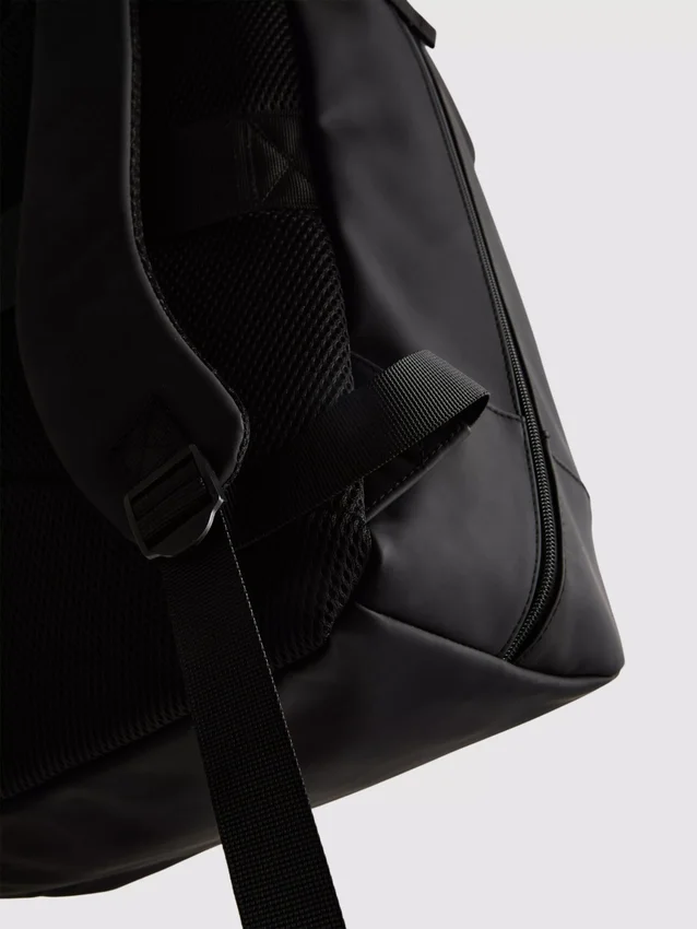 Zip-up commuter backpack