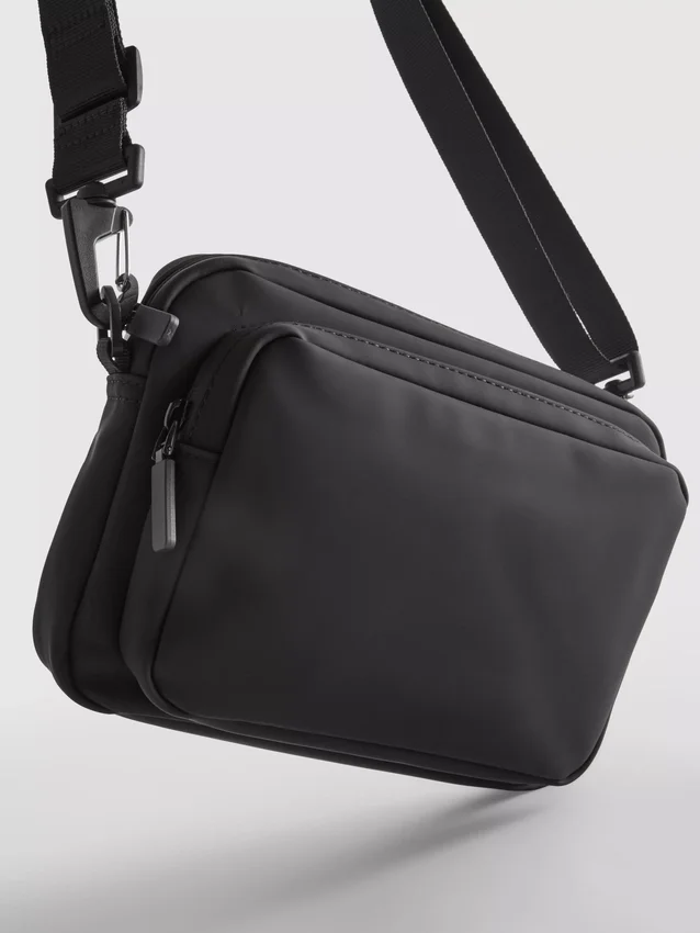 Zip-up crossbody purse