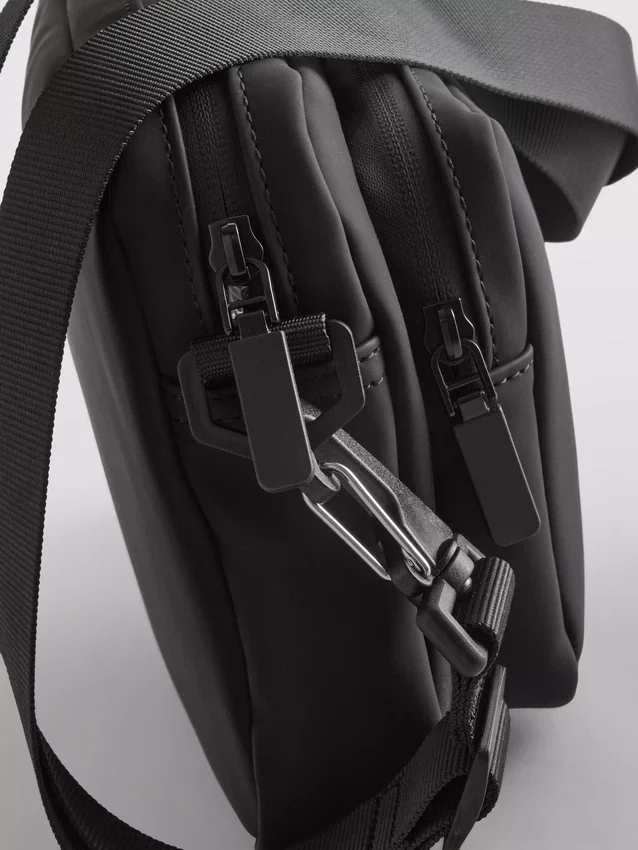 Zip-up crossbody purse