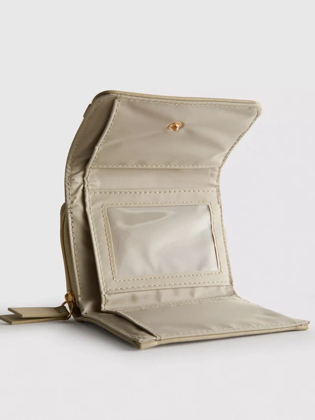Zip-up metallic detail wallet