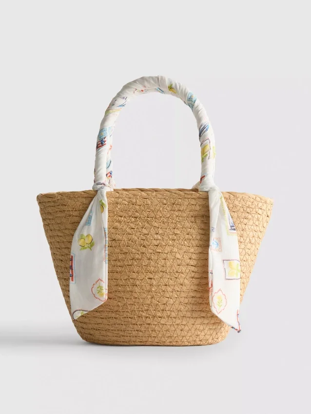 Zip-up tote