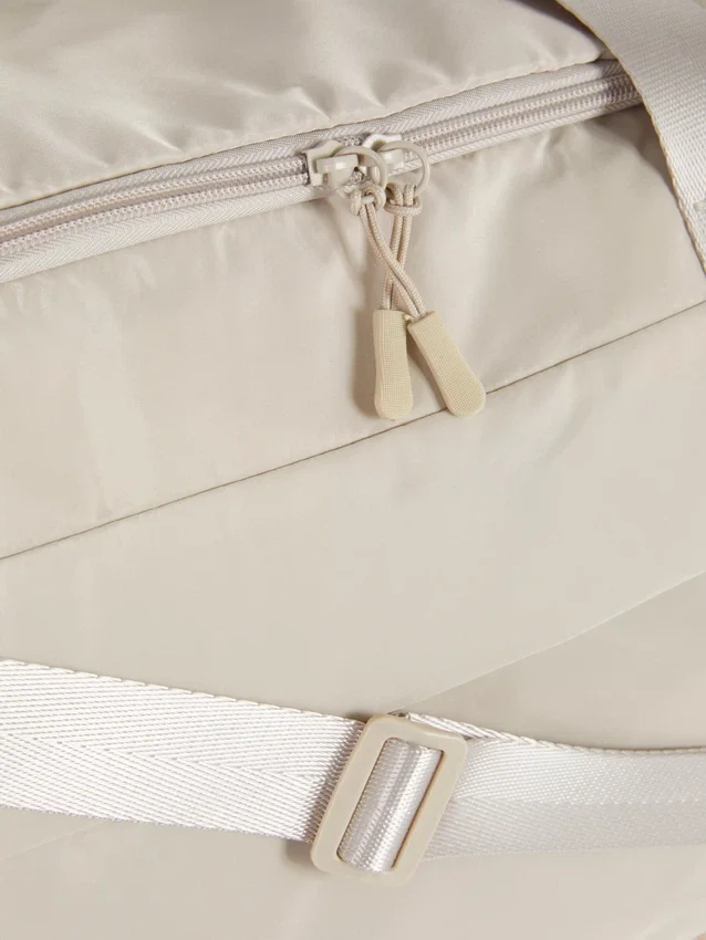 Zip up travel bag